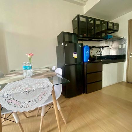 J & F Homestay - Cavite, Philippines 特雷塞马蒂雷斯 外观 照片