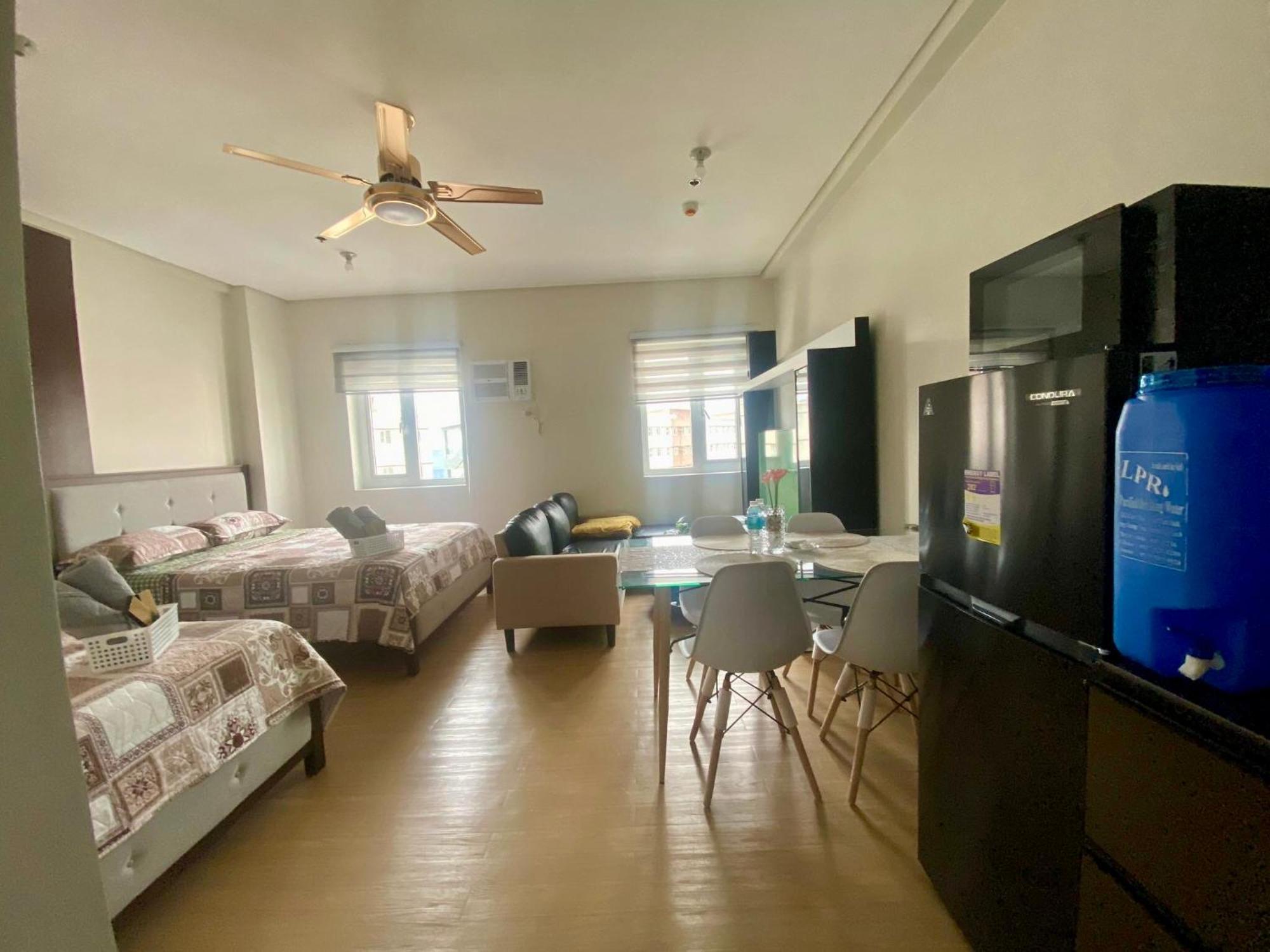 J & F Homestay - Cavite, Philippines 特雷塞马蒂雷斯 外观 照片